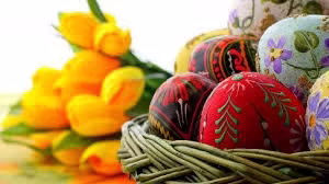 húsvéti tojások tulipánokkal